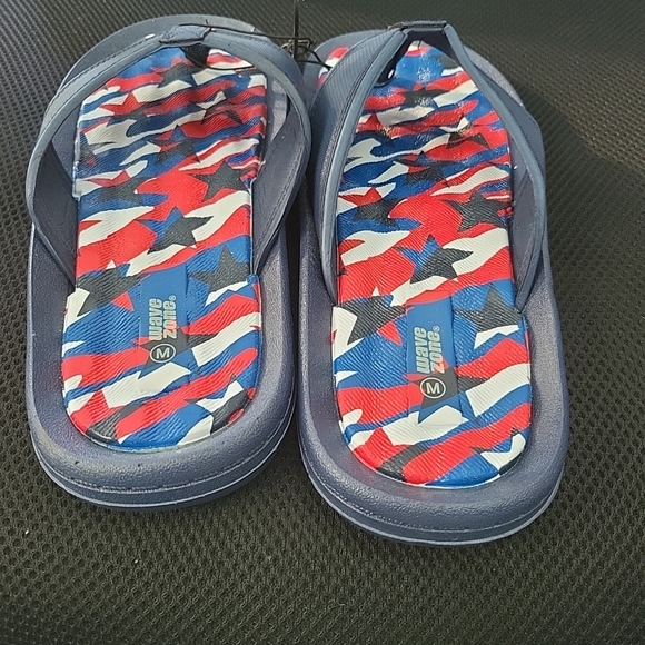 NWT Men's 9 Medium Wave Zone Patriotic Red White & Blue Flip Flops Sandals - Picture 4 of 8
